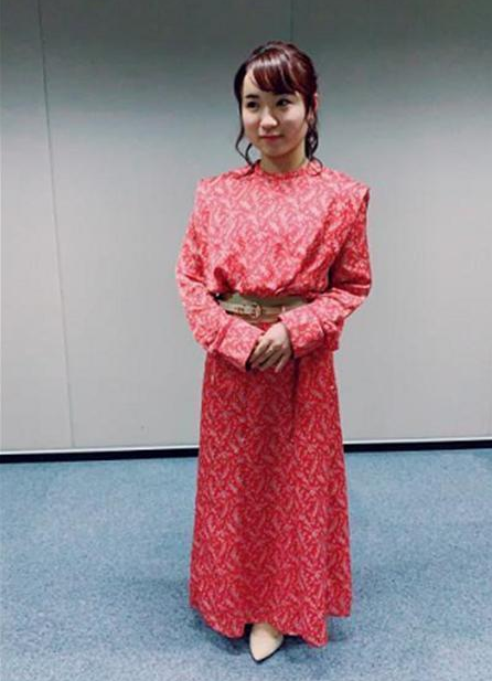 伊藤美诚日常生活爱打扮,一袭红衣很迷人,渴望东京奥运夺冠