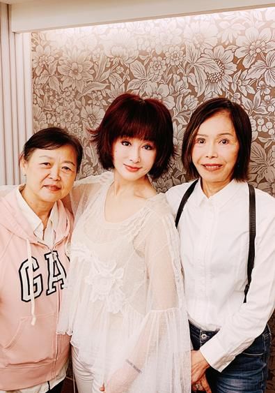 74岁潘迎紫近照,本是奶奶的年纪却逆天生长,美成18岁少女!