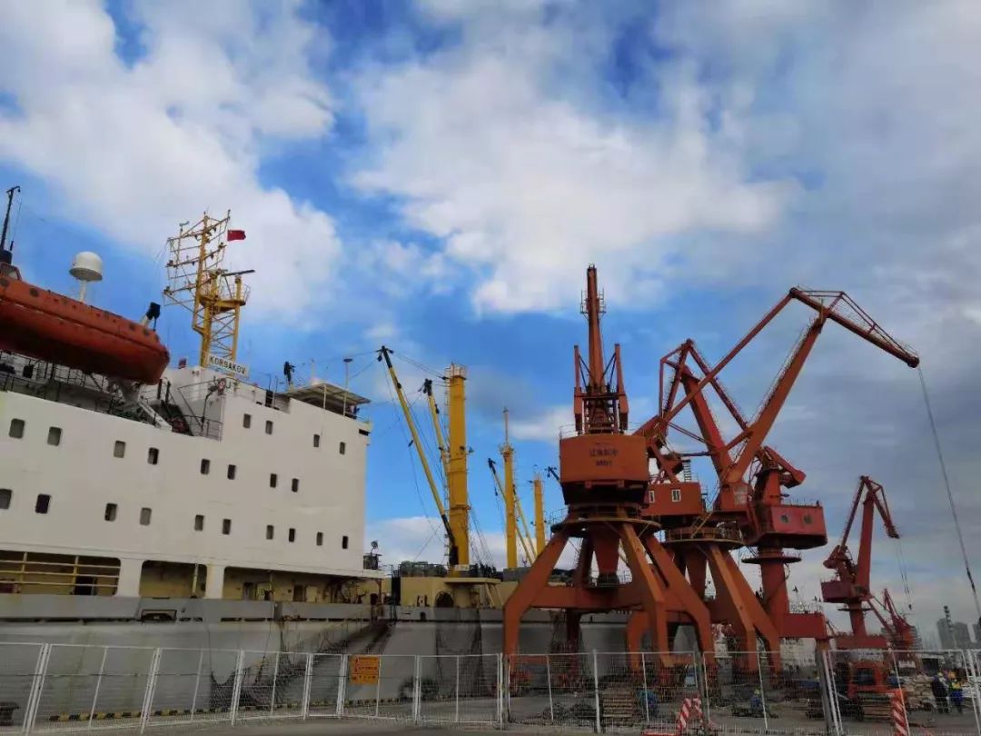 他们的服务,覆盖三万平方公里海域