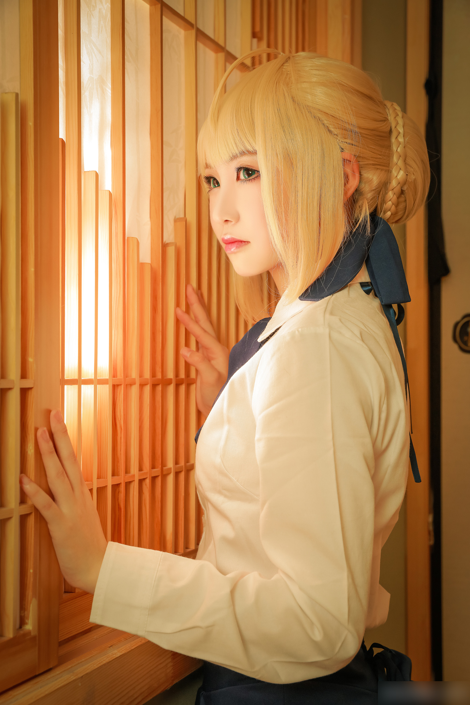 一组国人妹子cos的阿尔托莉雅潘德拉贡!看看有没有点女王气质!