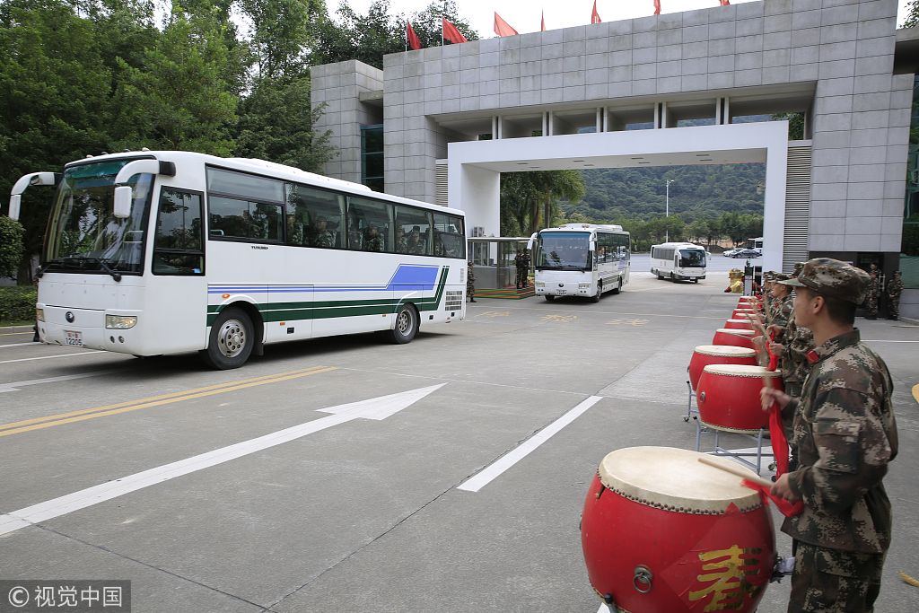 广州武警部队举办欢迎仪式 喜迎新战士下队