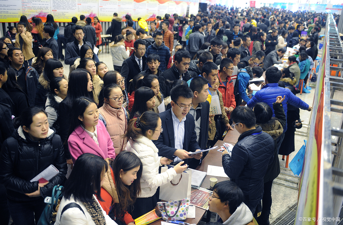 踏出大学校门,面对熙熙攘攘的求职市场,每一个毕业生都像是航海者,在