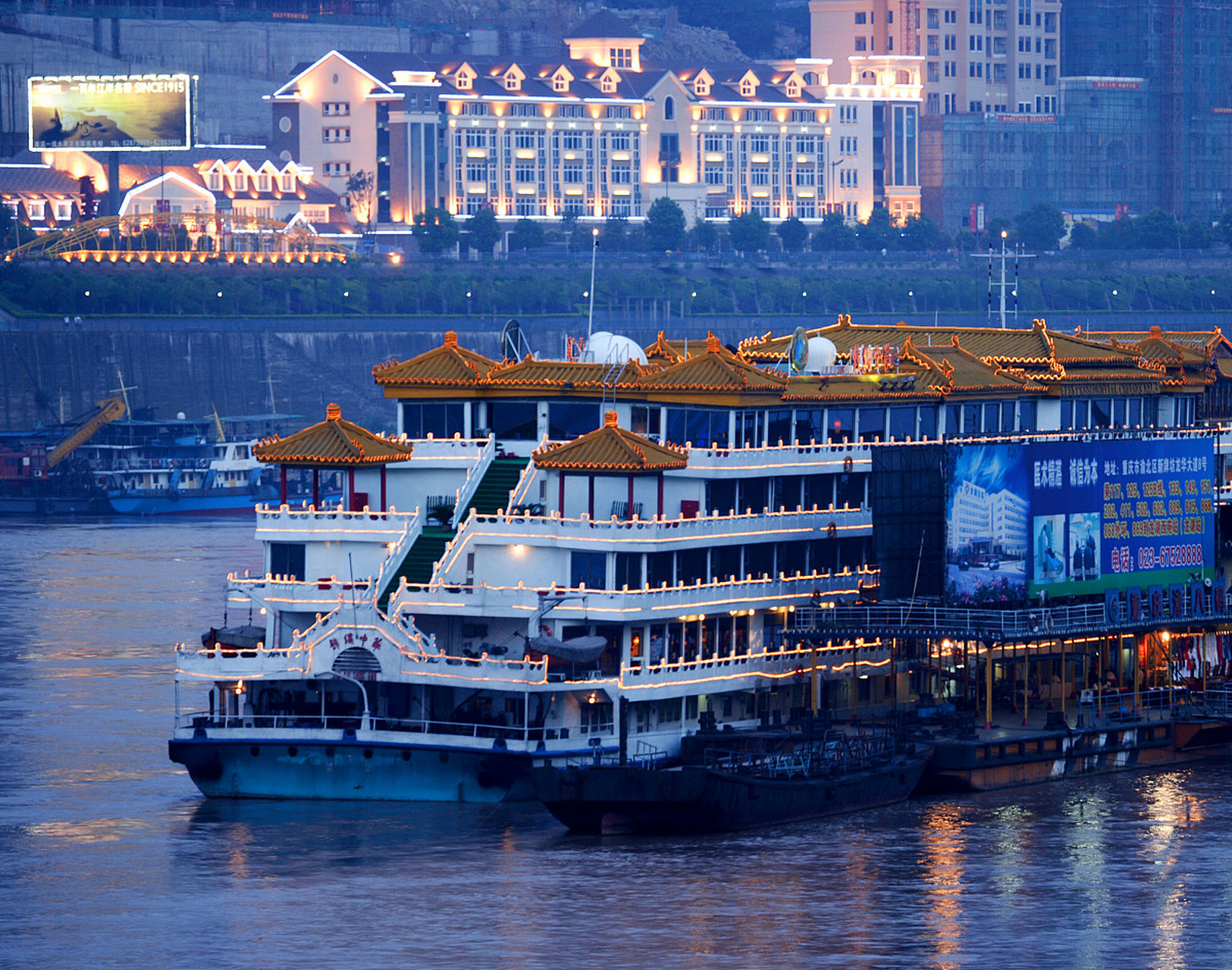 住宿是个大头,但重庆的酒店价格还算亲民,从经济型酒店到高档酒店都