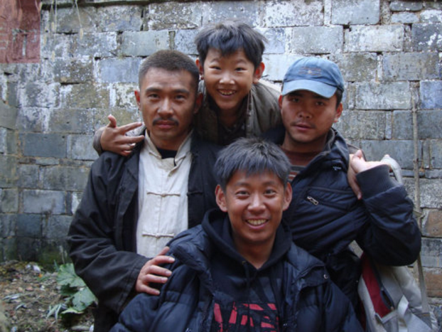 他出道15年 一直在演"小孩子"