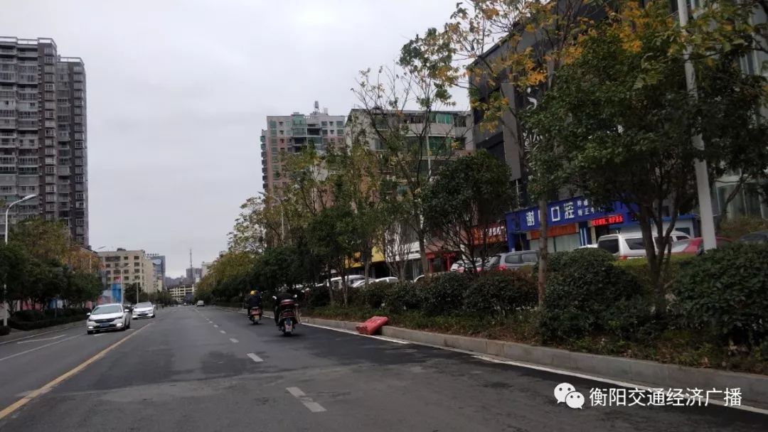 红湘北路全段恢复双向通行,2条公交线路恢复原线路运行