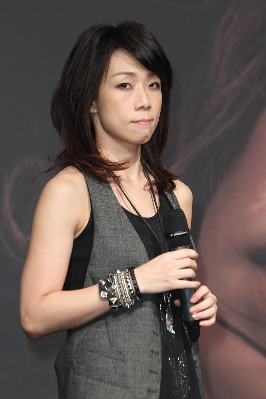 林忆莲:华语乐坛的情感天后  林忆莲,这个名字对于华语乐坛来说,无疑