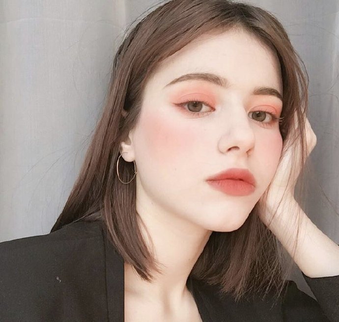 俄罗斯蜜桃女孩anna primak的神仙自拍,连素颜都这么好看