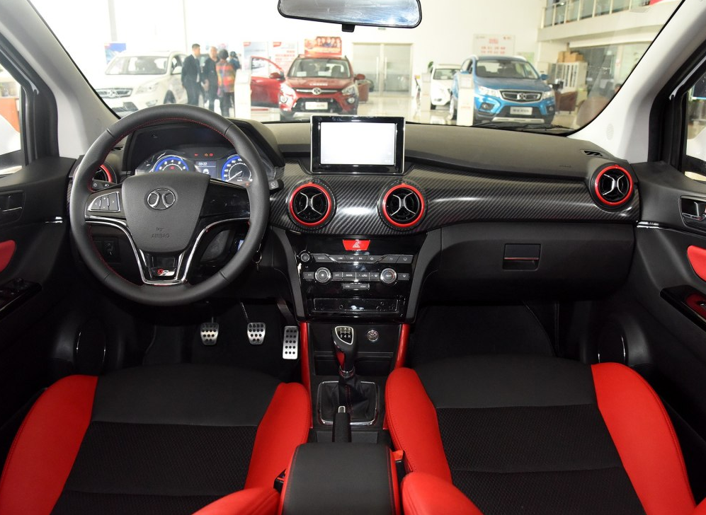 品读北汽绅宝x25手动精英型之美