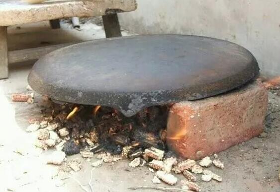 鏊子,落单饼尅的,就用这个.好吃得很啊!