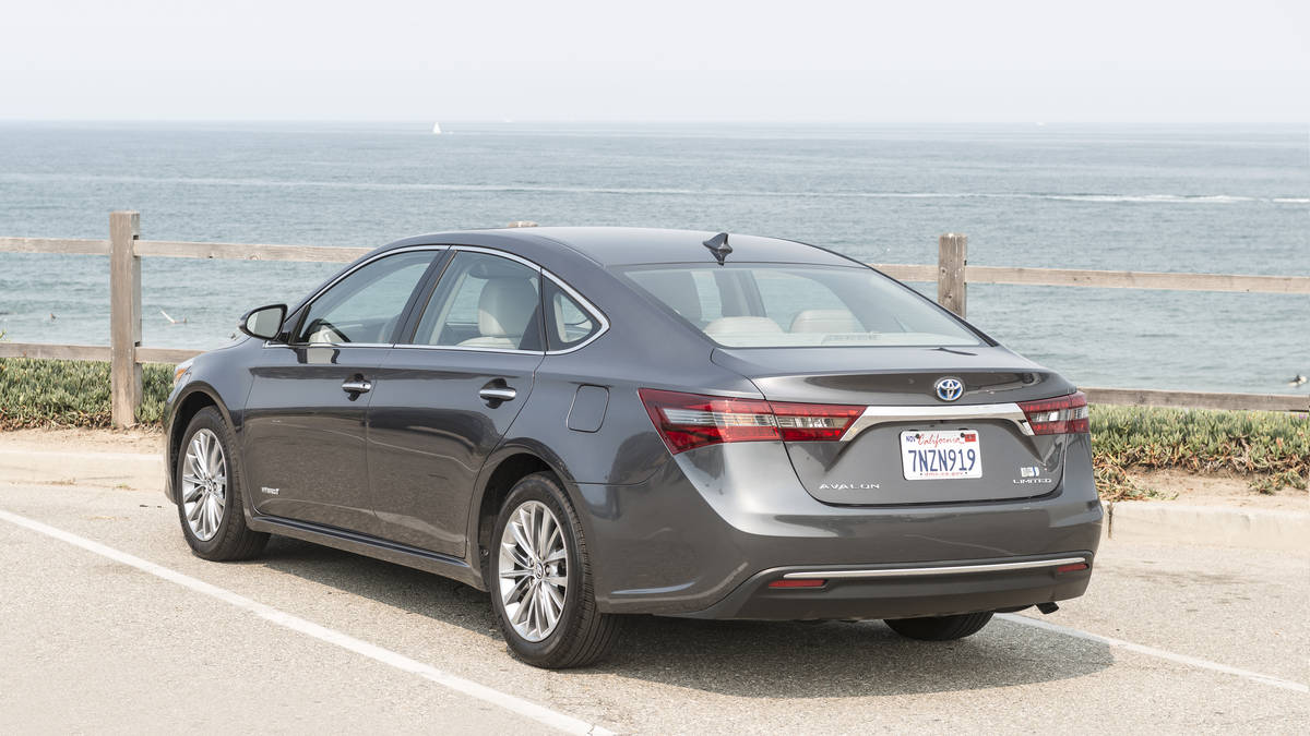 汽车:2016年丰田阿瓦隆混合动力车评测:美观高效