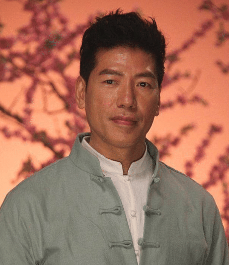 他是曾坐电影界的大佬,早期座驾是一辆7系,如今不坐豪车