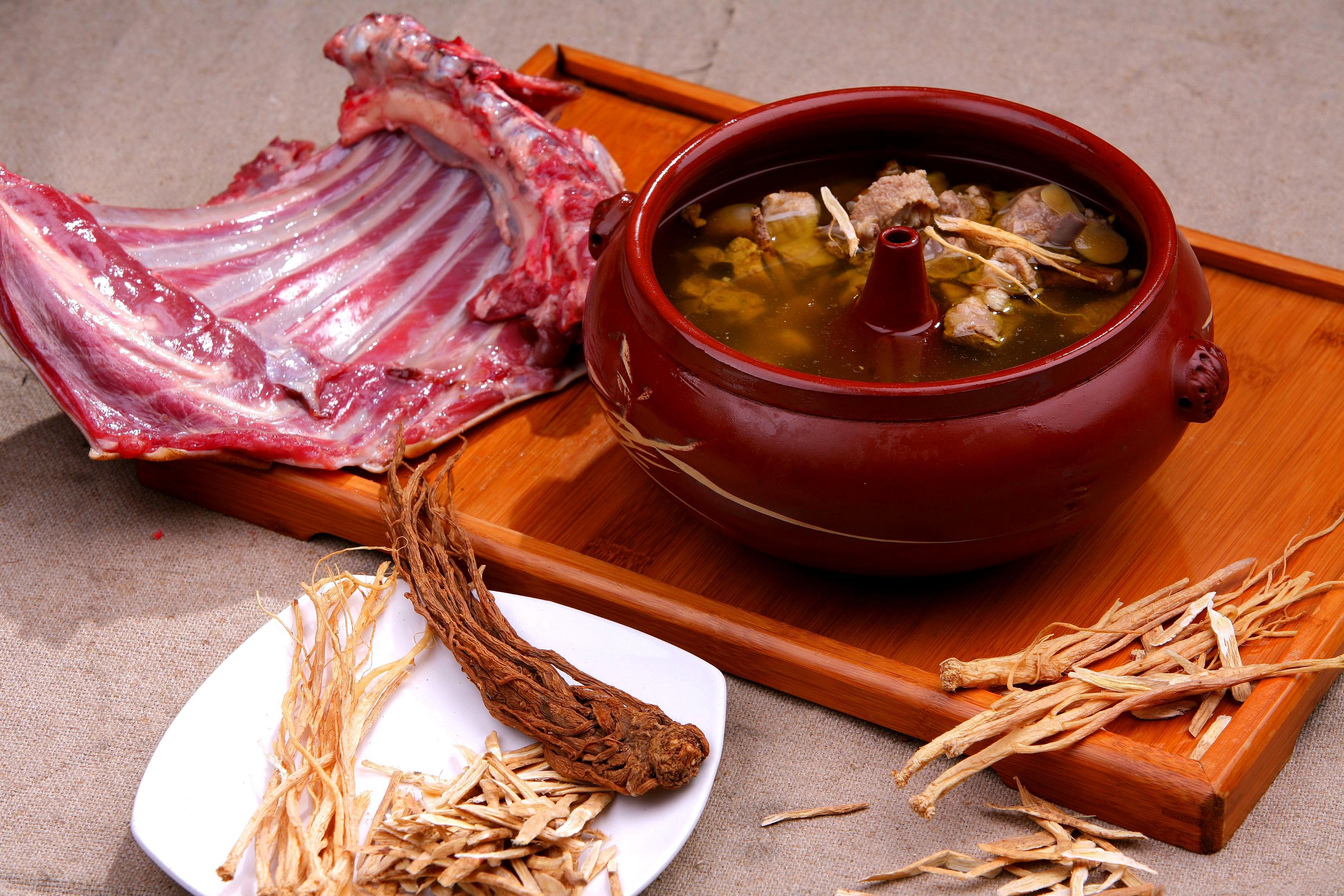 汽锅蒸药膳羊肉排骨汤,滋补润肺,这样做可以收藏