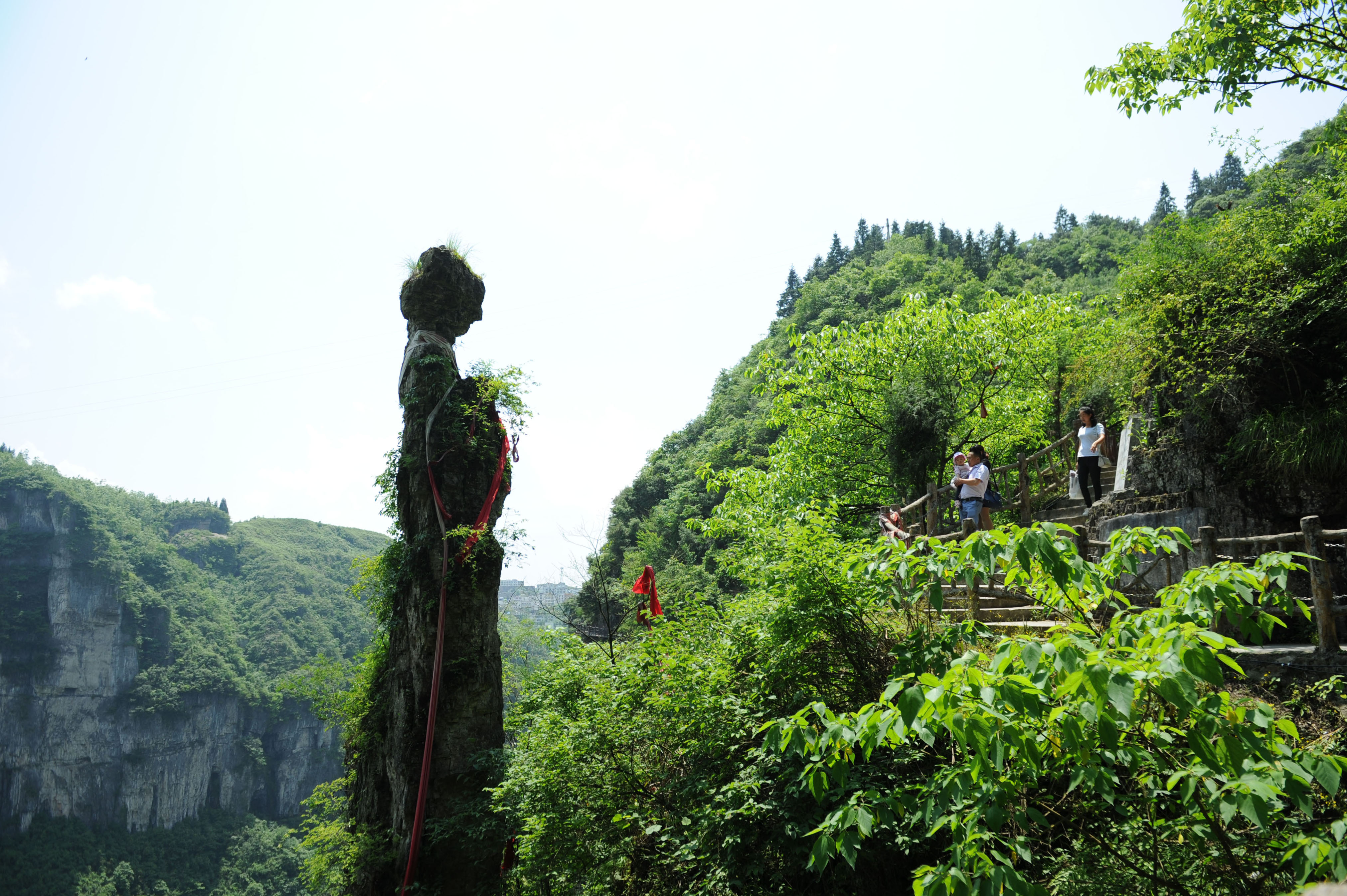 贵州万山:废弃矿山变旅游景点(3)