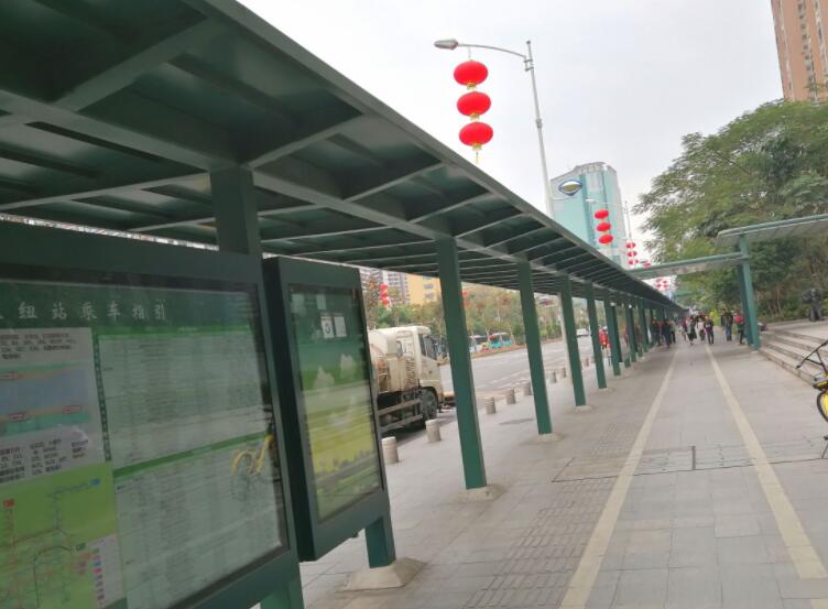 你是否也在这个公交站台等过公交车呢?