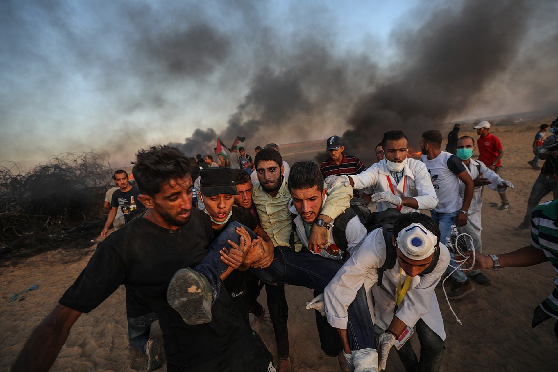 巴勒斯坦和以色列之间的冲突局势持续升级,导致大量人员伤亡和财产