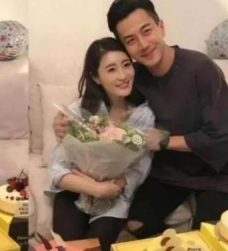 这速度也太快了!刘恺威新女友现身,让网友摸不着头脑!
