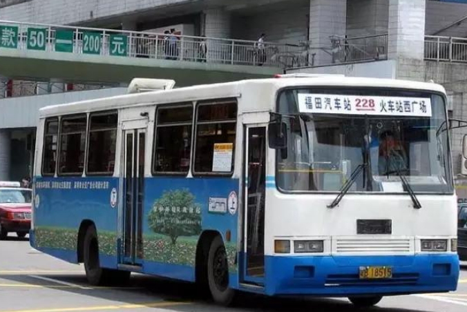 还记得深圳第一批公交车的样子吗!那些年老深圳人追过