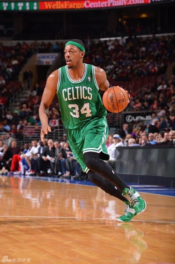 皮尔斯:詹姆斯堪称世界第九大"奇迹",他的身体素质是历史级的