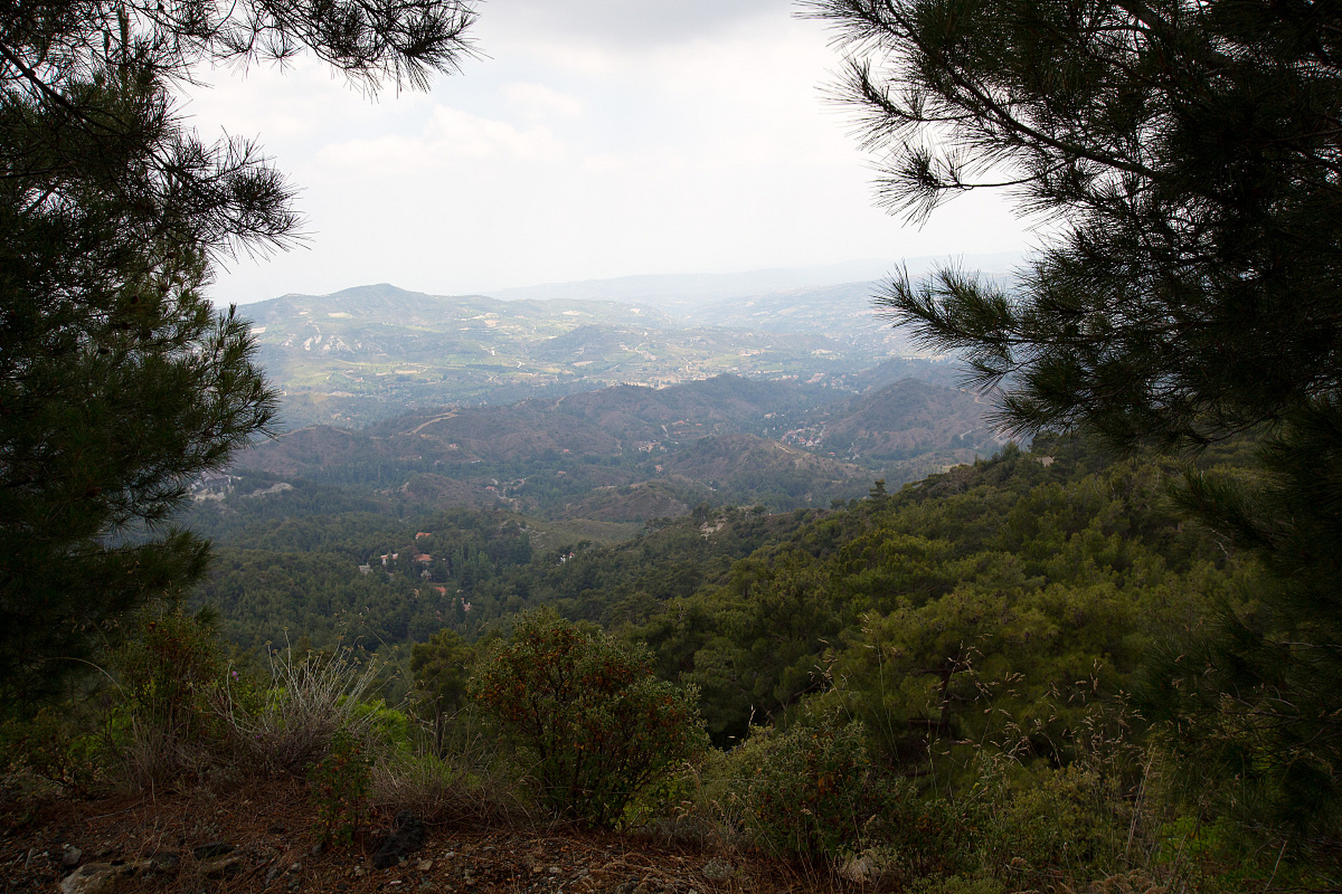 心定西再出发#西岩山又称西峰山,是甘肃省定西市的一座名山,海拔高度