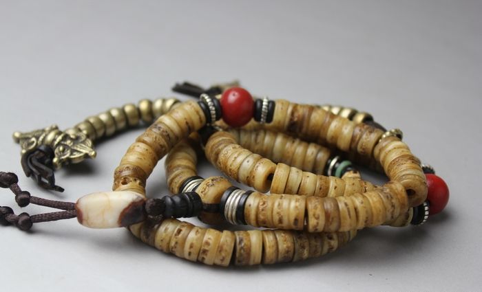 在西藏有一种佛珠叫"嘎巴拉",很多人表示不敢去玩!