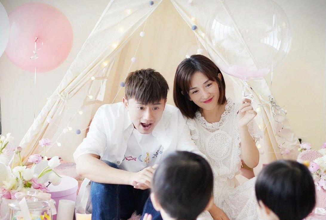 张杰谢娜室内拥吻,真情时刻流露,是对可爱的明星夫妻