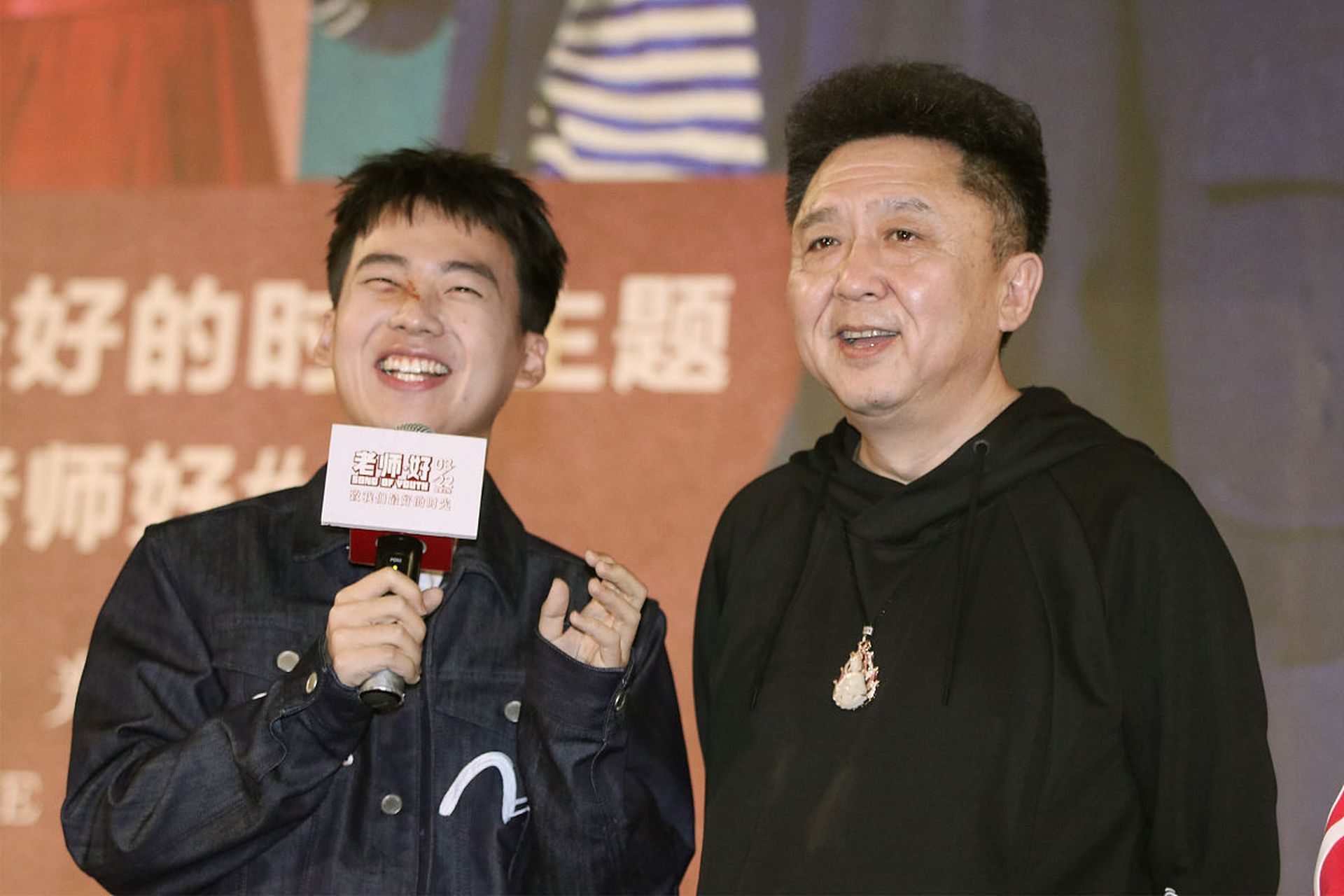 所以才能教出,郭麒麟这样幽默又谦逊的徒弟[嘻嘻]!