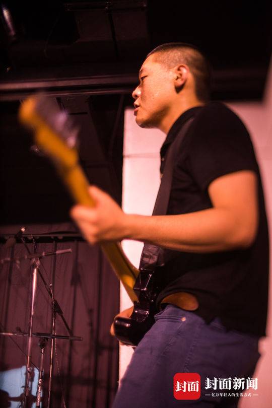 海朋森乐队吉他手季一楠:音乐不负责"教育",只是创作