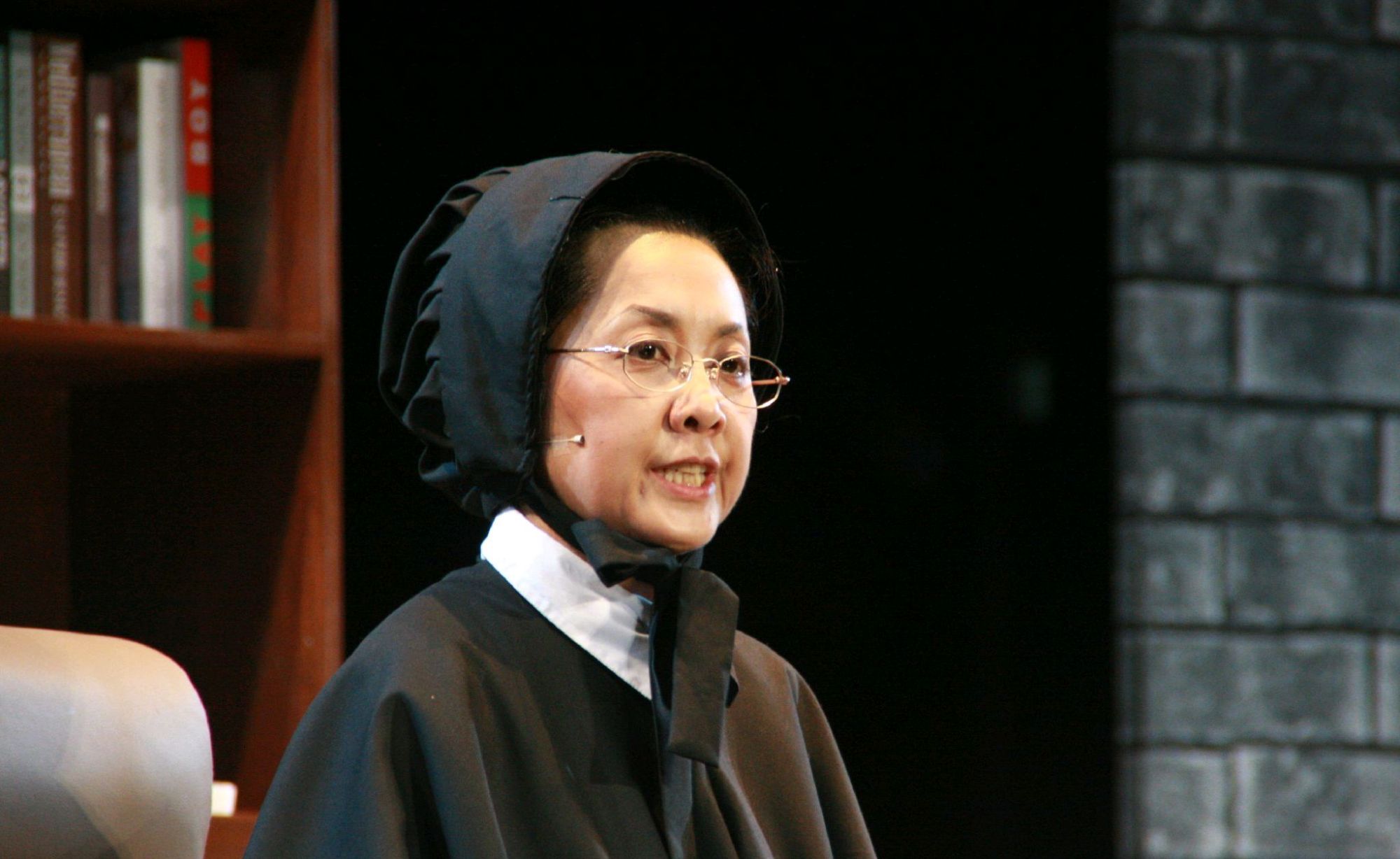 女儿国国王朱琳明媚动人 优雅淡泊