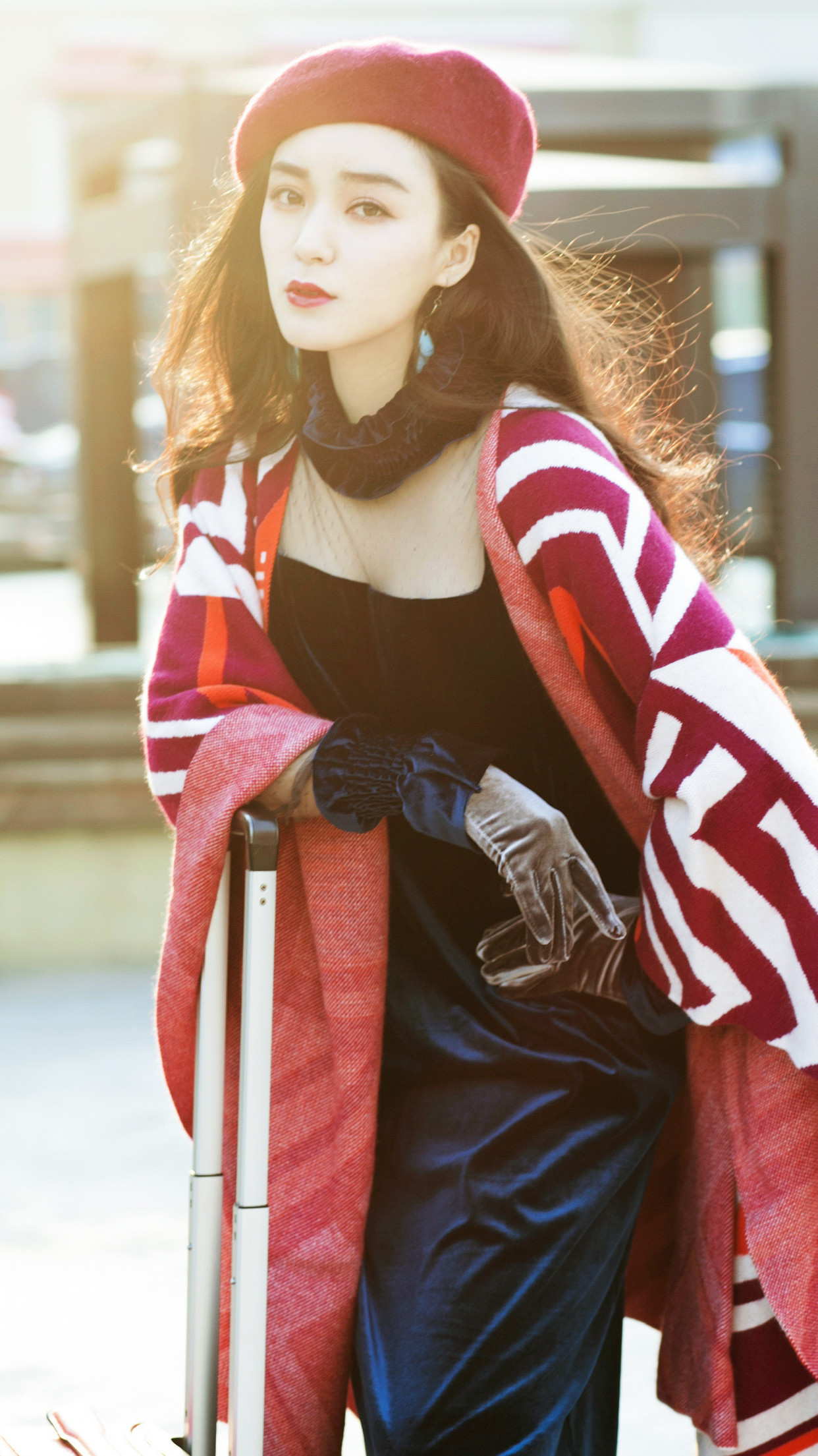 王亚楠美照,精致的脸蛋,迷人的妆容,时尚的红唇