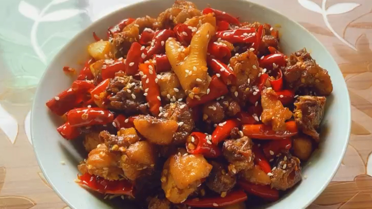 学做美食视频第八天 今日分享辣子鸡