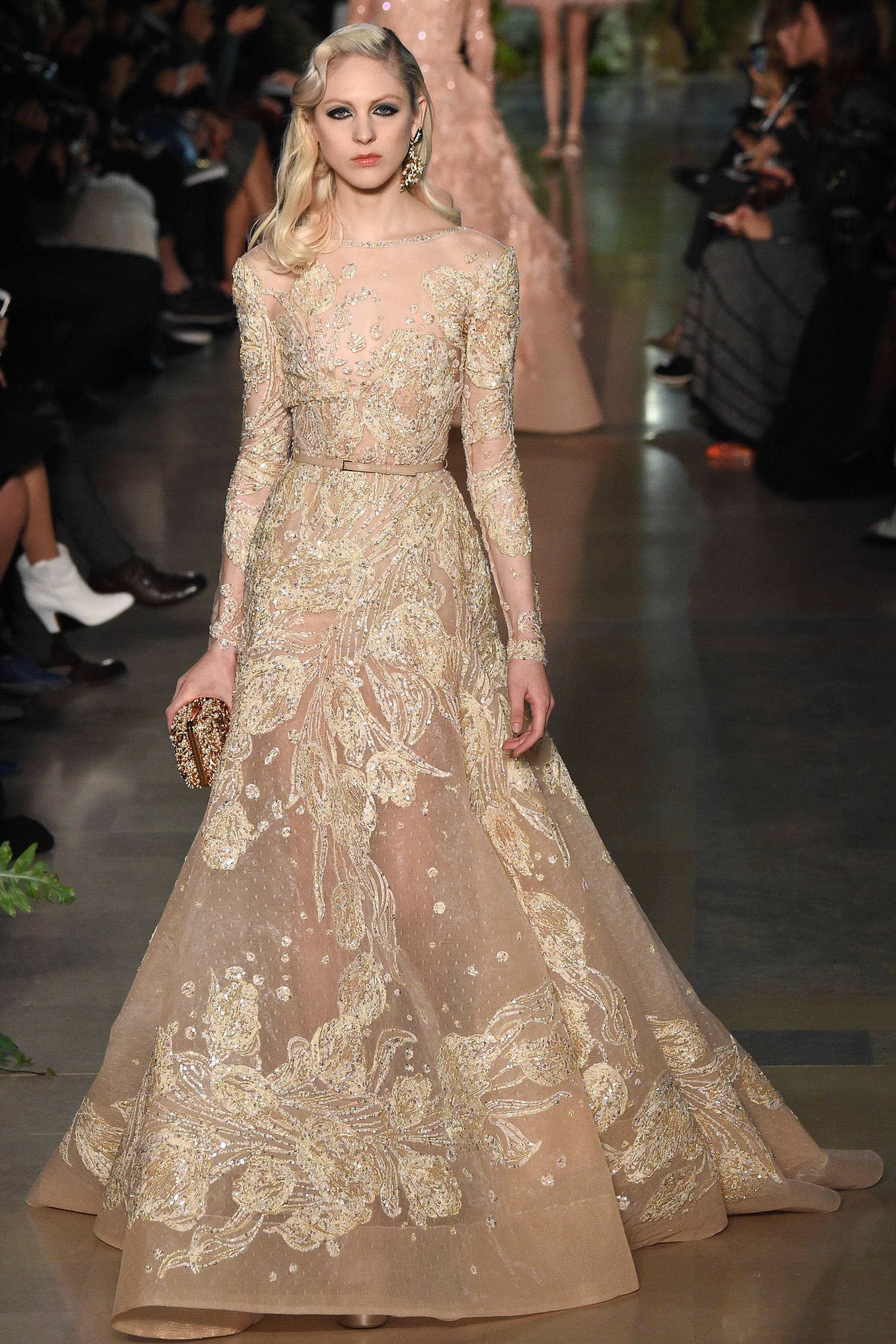 模特美图:elie saab 巴黎时装周,郁金香印花连衣裙