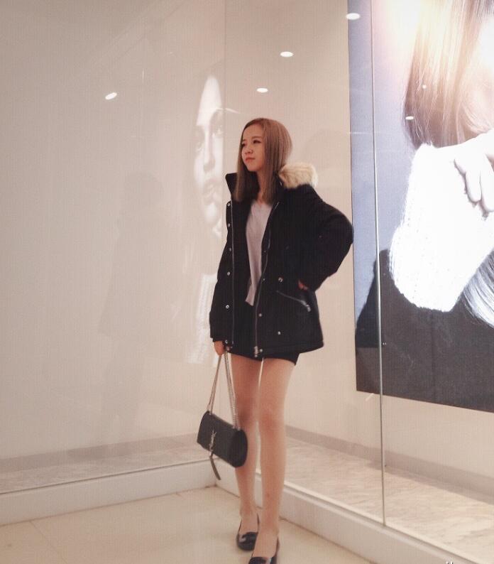 莉哥要被封杀了?直播间各种讨要礼物,私人微信"卖"三千