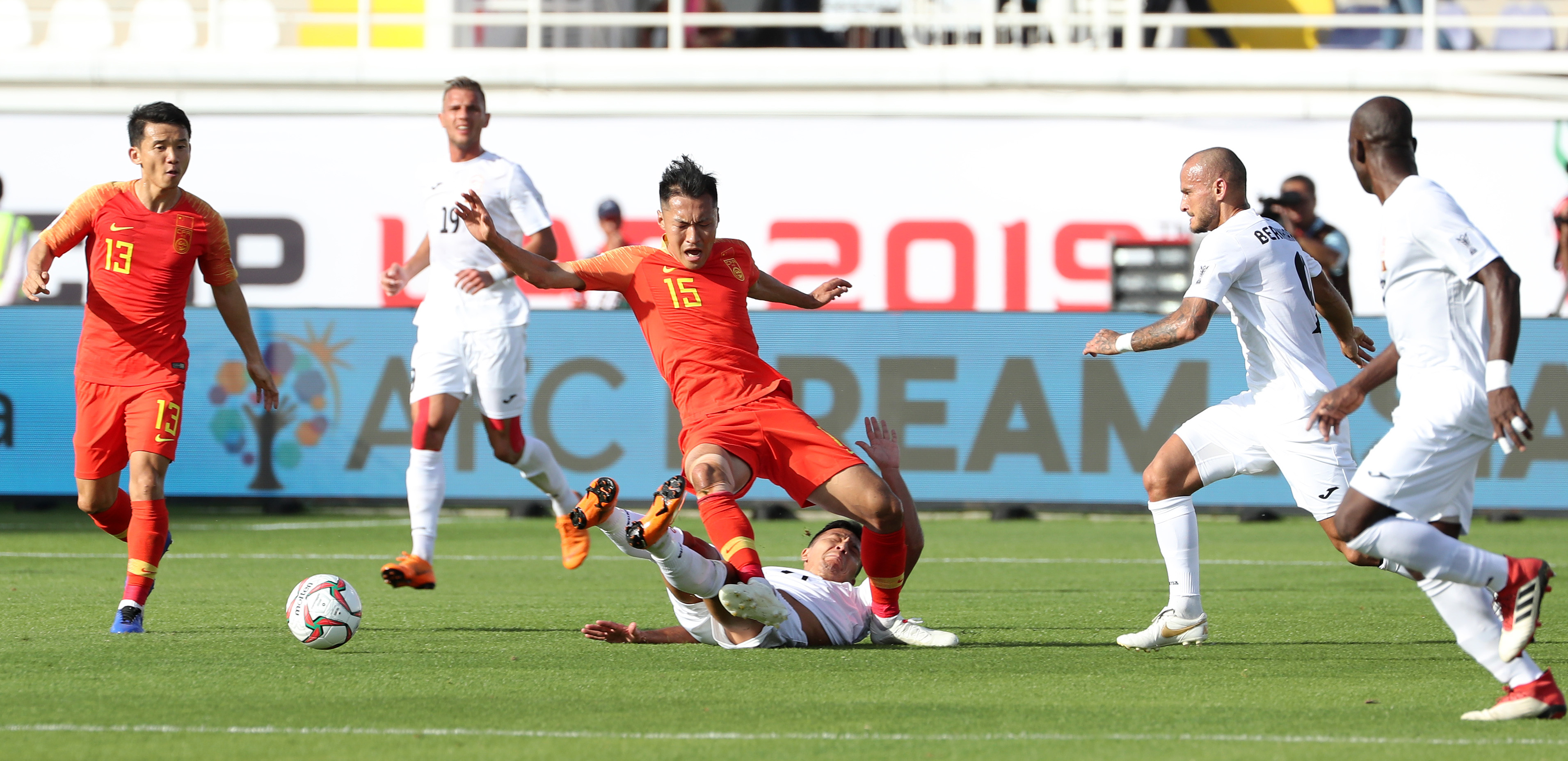 足球——亚洲杯:中国胜吉尔吉斯斯坦