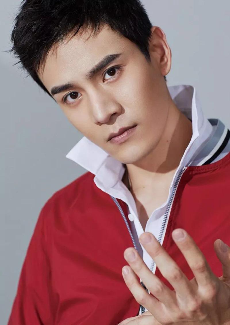 同样是《我就是演员》走红,周一围不愿提起朱丹,而他的做法大赞