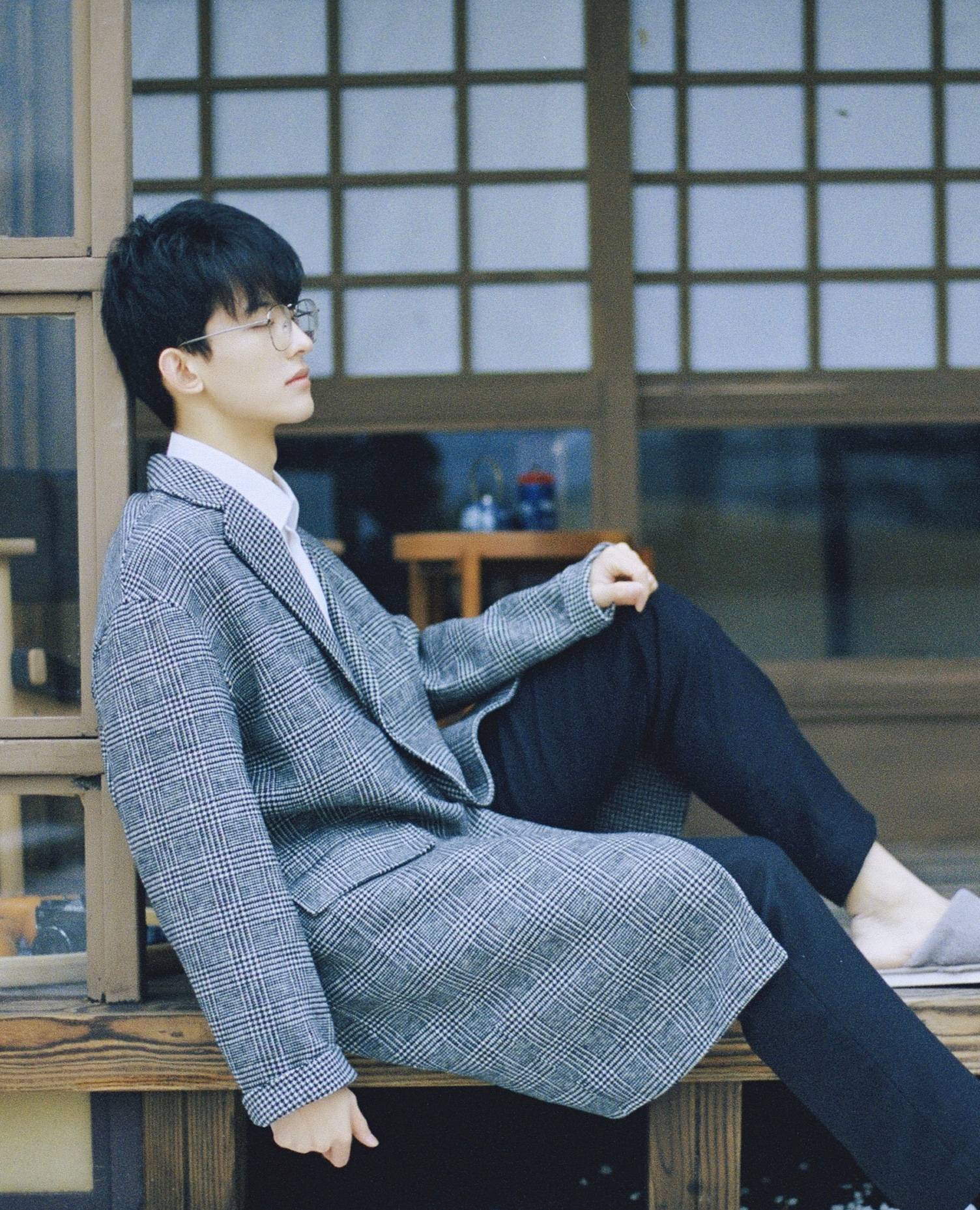 都说娱乐圈盛产美男,其实,民间存在的美男不比娱乐圈的少,比如这位小