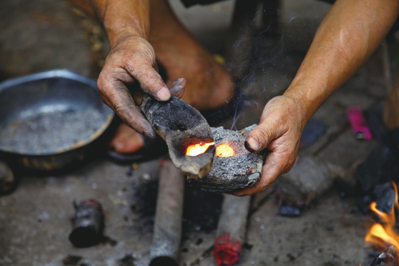 你还记得这种即将消失的老手艺吗?就算是农村现在也见不到了