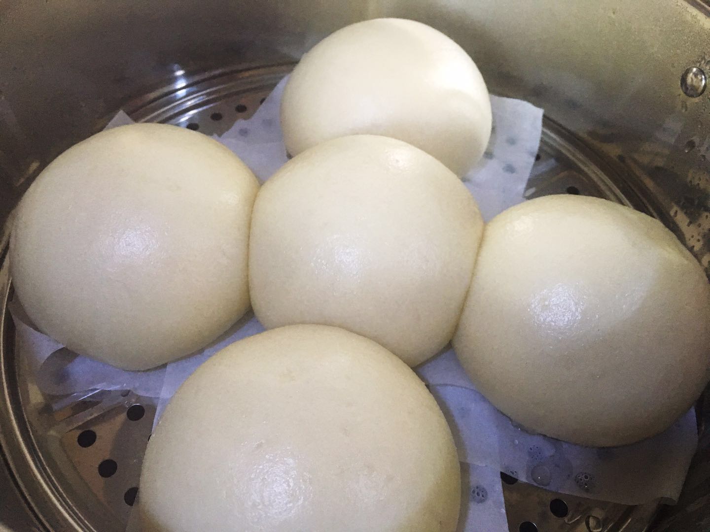 蒸馒头只需要这几步就可以蒸出松软香甜的大白馒头