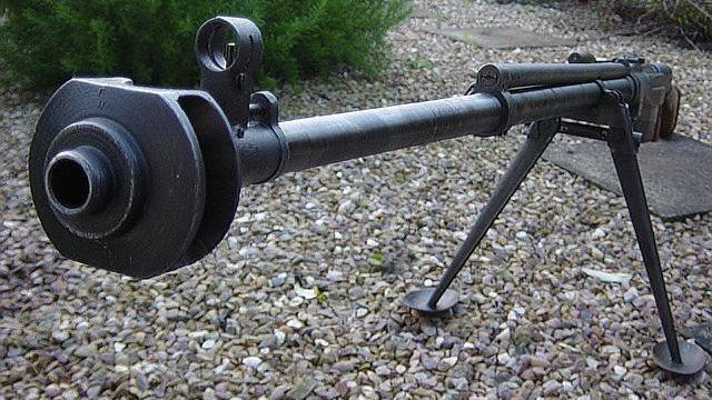 二战应用最广的反坦克枪ptrd-41,士兵血肉之躯对抗坦克的有力武器