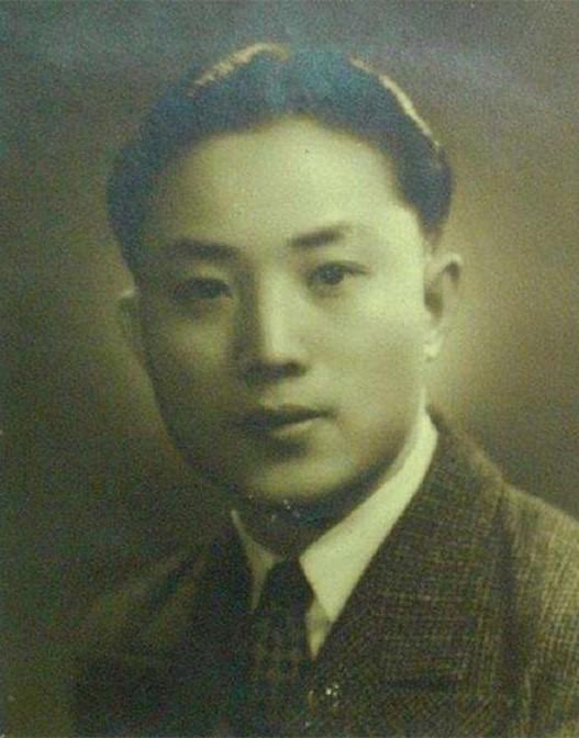 末代衍圣公孔德成:他出生时,国家派将军镇守,山东省长亲自监督