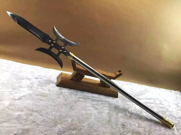 弓,弓是古代战场打仗时最常见的武器,可以远距离攻击敌方杀伤力极强