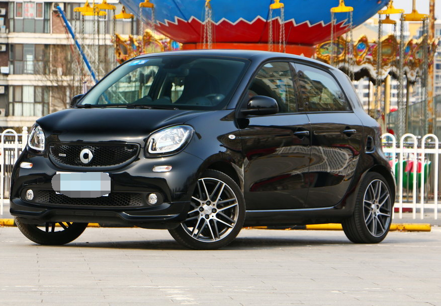巴博斯-smart forfour,外形耐看,整体大气,辨识度极高