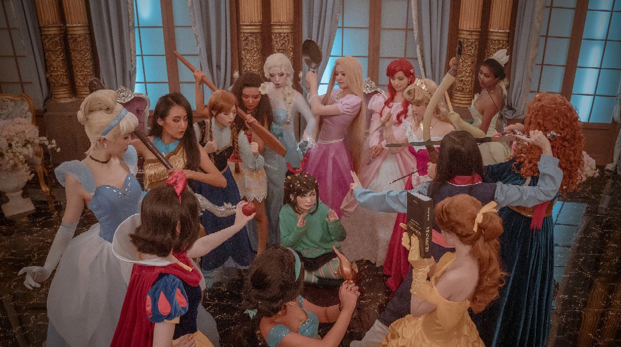 别低头,王冠会掉,少女最羡慕的迪士尼公主cos大全,我酸了,你了