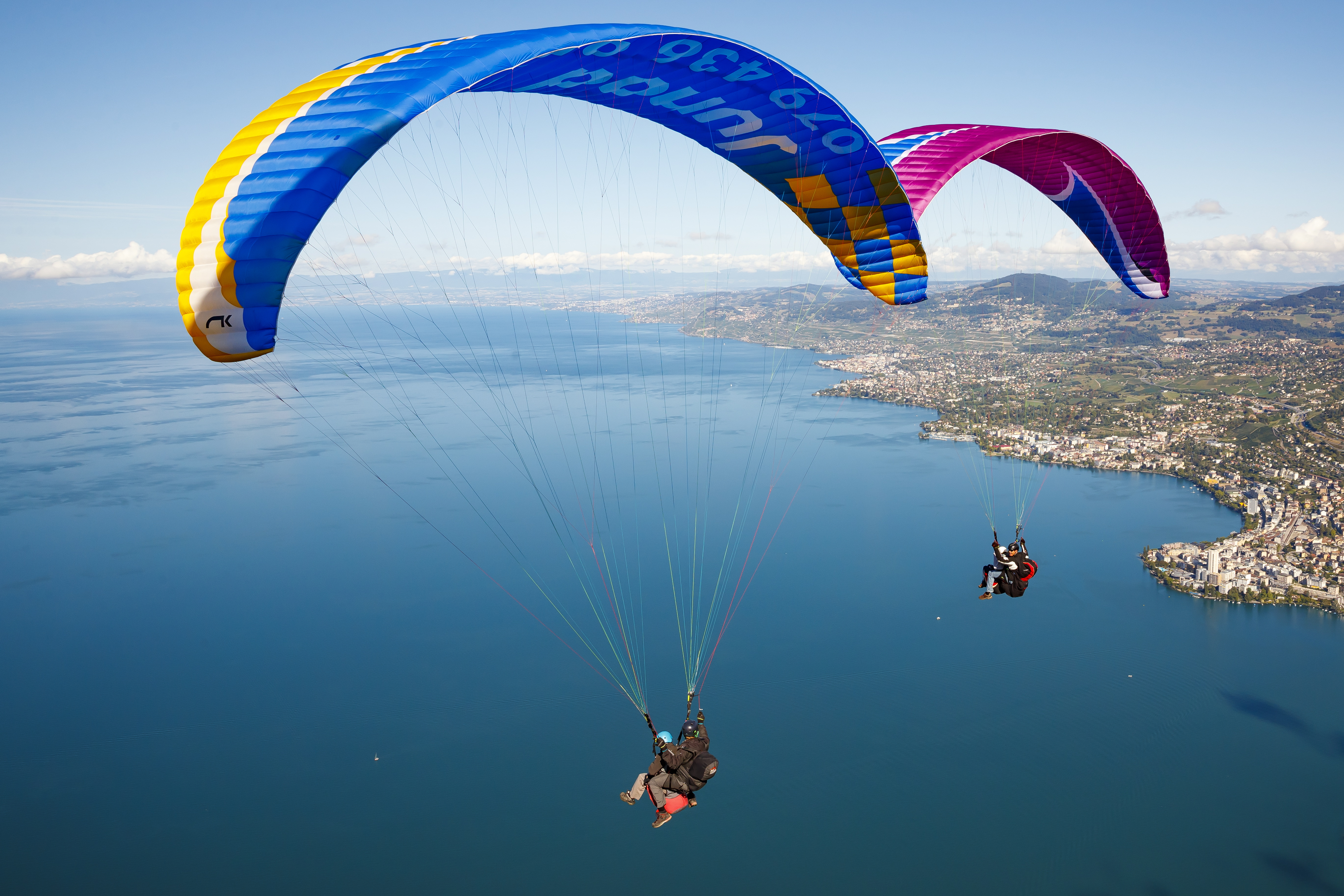 日内瓦湖上空的滑翔伞秀(5)