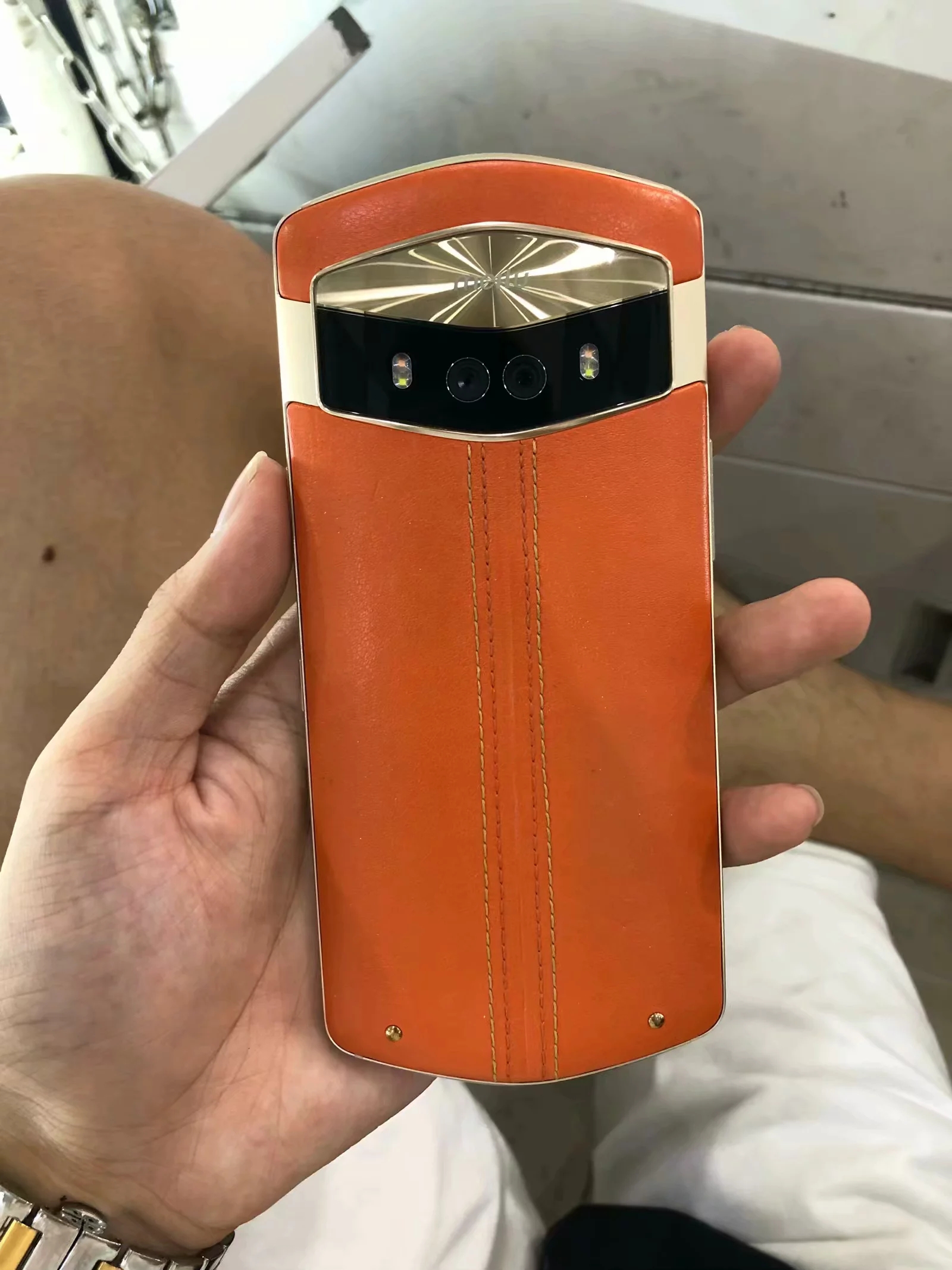 自拍美美哒,3200元二手美图v6手机简评