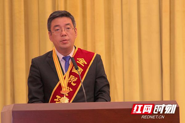 傅欣:援藏高原行 教育助扶贫