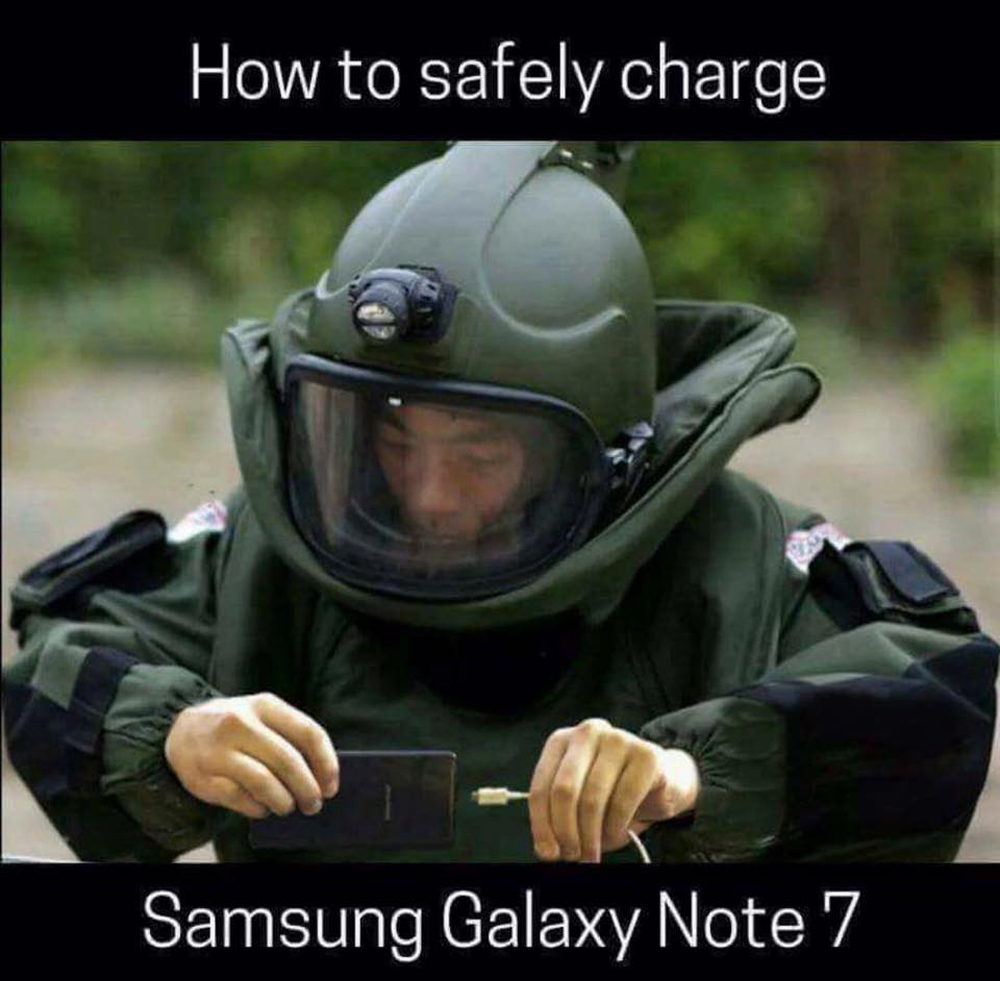 华为刚靠mate20封神,三星就笑了:我还比它多个摄像头呢