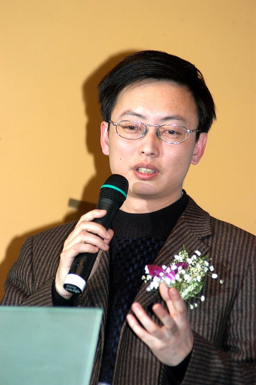 瞿玮:真正负责任的人都是不会轻易的背叛家庭,背叛婚姻的,因为他们很