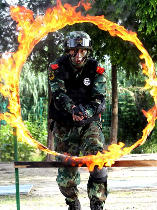 兵王爽文:他三岁参军,七岁入伍,十岁加入蓝星夏国特种部队!