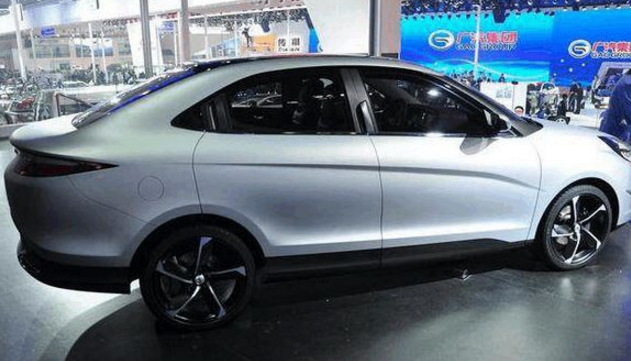 爆发了!一汽家族的全新概念车夏利ns2,很符合当下人的审美观念