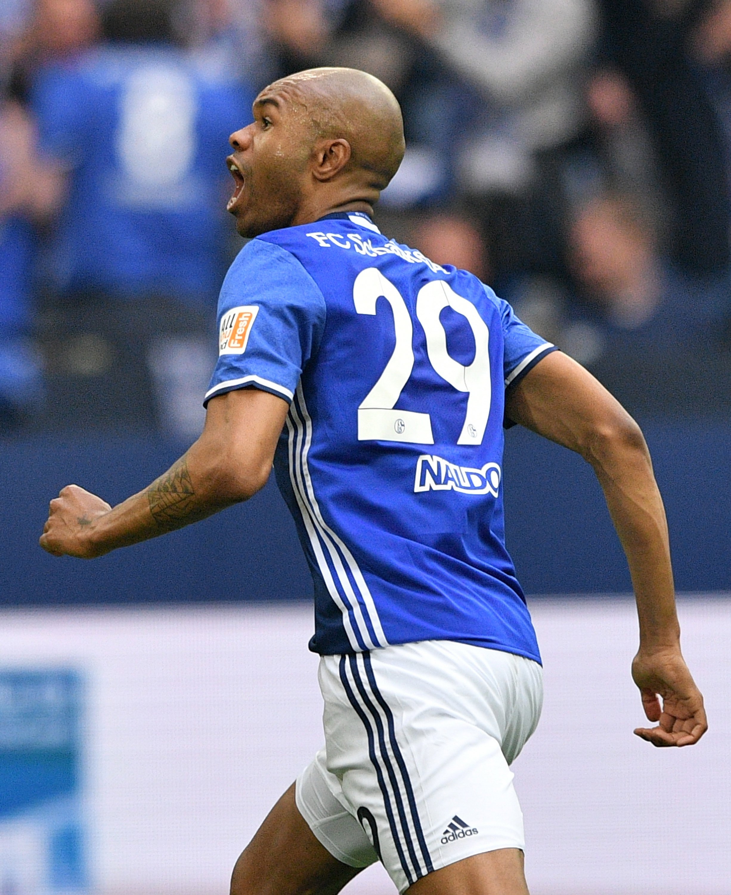 足球——德甲联赛:沙尔克04胜多特蒙德(13)